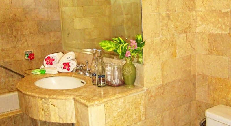 Hotel Ratna Kuta Lombok Eksteriør bilde